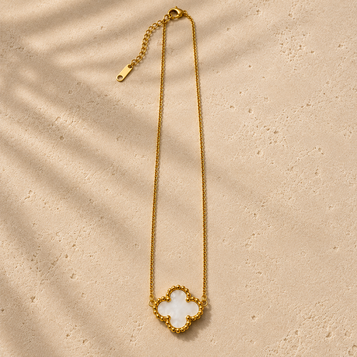 CADENA TREBOL BLANCO MUJER
